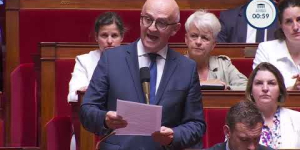 Question de M. Vincent ROLLAND - Evolution des effectifs des collèges