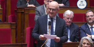 Question de M. Vincent ROLLAND - Secteur de la montagne et concurrence déloyale